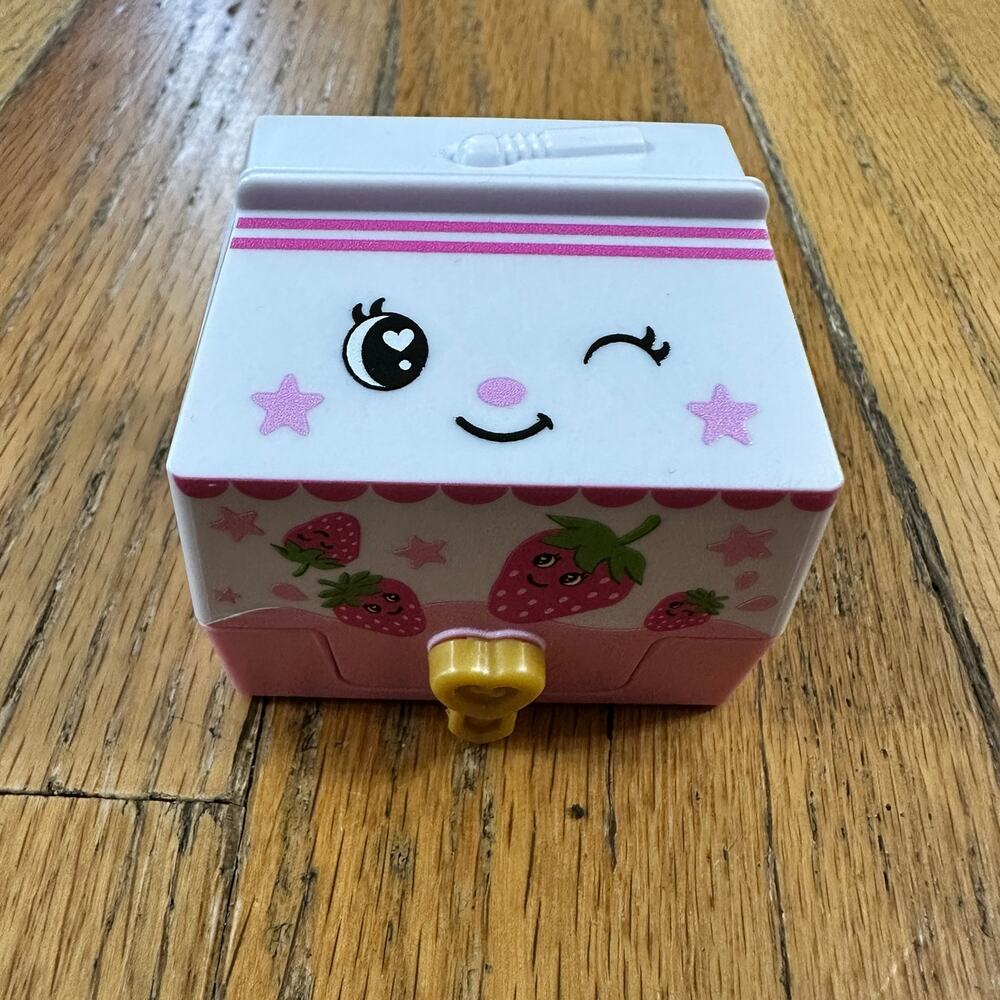 Polly Pocket Tiny Takeout Strawberry Milk